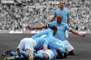 开云体育登录-西决生死战之夜，哈登连续得分拉开差距，英雄的独舞与时代的回响