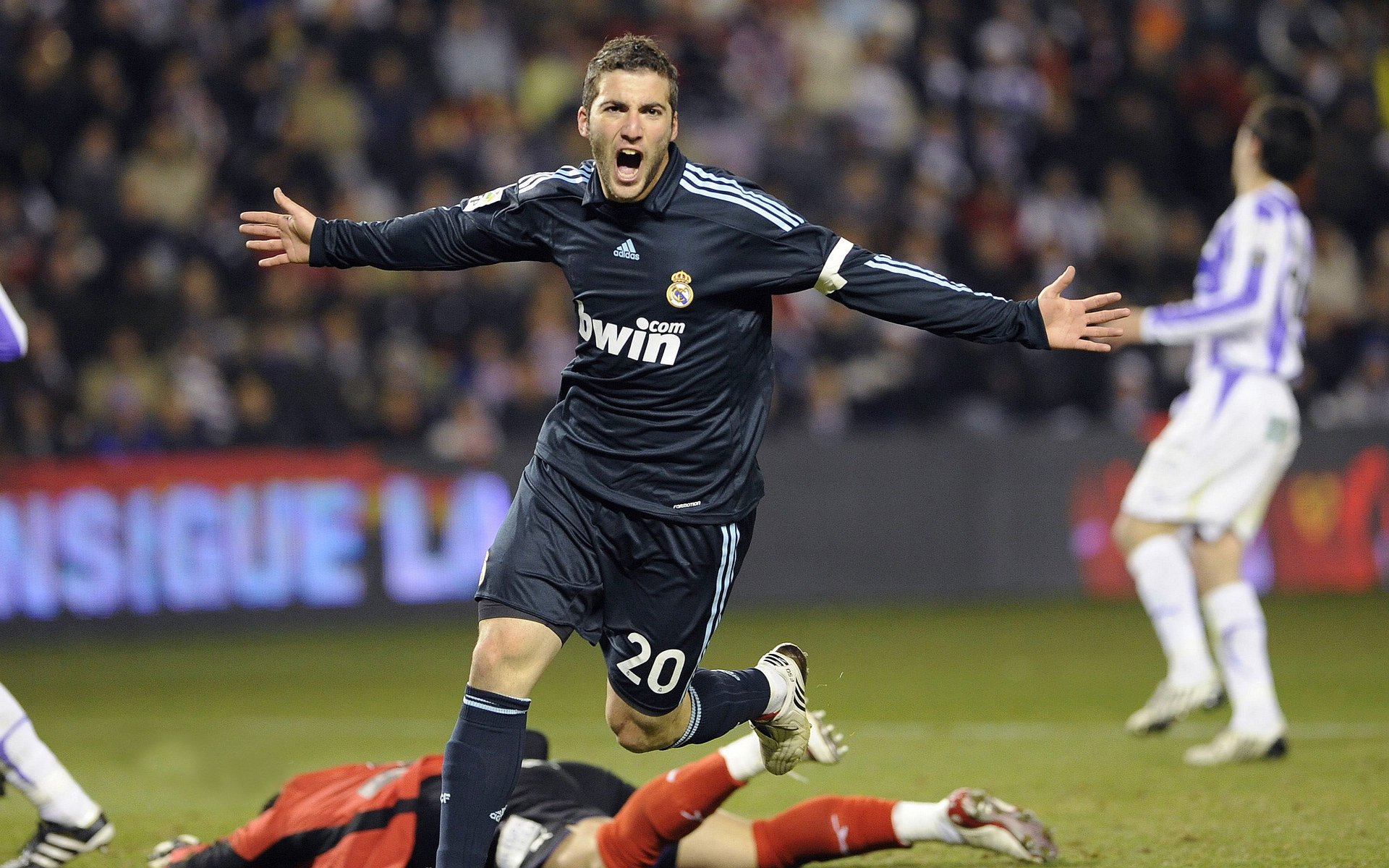 利拉德时间，独行侠的围剿与黄蜂的孤岛